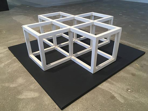 索尔·莱维特，《五个空间的十字架》（5 Unit Cross，1971）