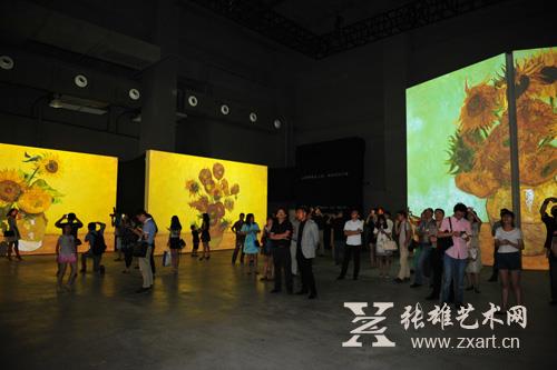 “不朽的梵高”感映艺术大展在厦开展