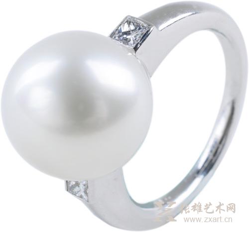 200. 12mm天然白色海水珍珠戒指（戒托采用铂金材质）无底价 