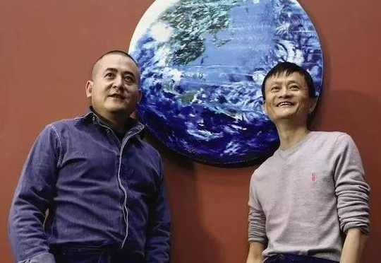 2015年10月4日晚，马云和曾梵志合作的油画《桃花源》在香港苏富比拍卖会上以3600万港元拍出，加佣金达到4220万港元。(网络图片)