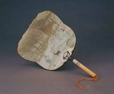  清中期 牙柄绘人物潮州纸扇　通长32cm，面宽21.8×21.5cm