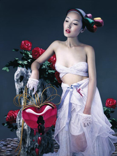  何红蓓 花儿与少女-No3 200x150cm 布面油画  2014何红蓓 花儿与少女-No3 200x150cm 布面油画 2014