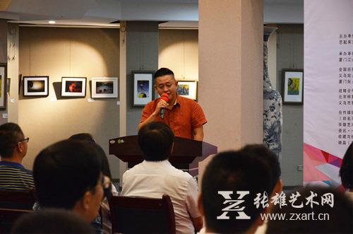 艺术家代表翁伟铭先生