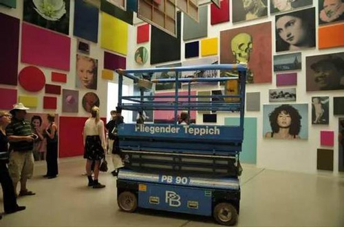 2012年卡塞尔文献展现场，卡塞尔文献展是世界最著名的艺术展览之一，5年举办一次