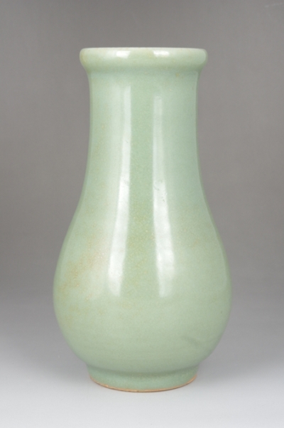   龙泉窑青釉胆瓶
