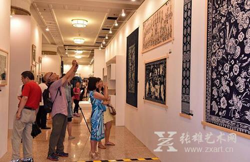 丹寨苗族蜡染文化展 千年窝妥的古韵今风