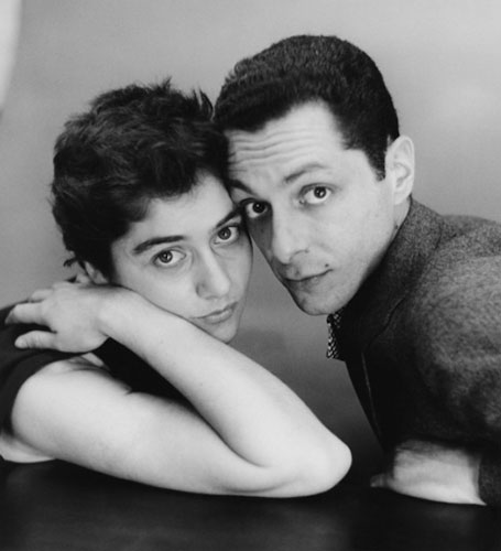  1950年的戴安和艾伦（本文所有照片版权属于The Estate of Diane Arbus LLC）