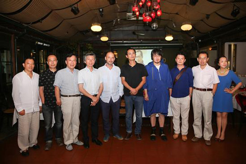 策展人、嘉宾与部分艺术家合影