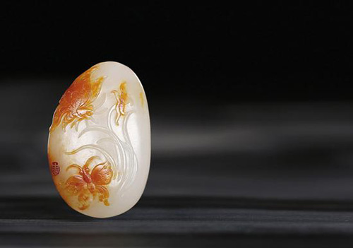 王金忠 和田玉籽料蝶恋花挂件 　　3.8×2.4×1.1cm 16.3g