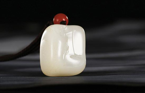 赵琦 和田玉籽料任凭风浪起把件 　　3.6×3.7×2.2cm 54.2g