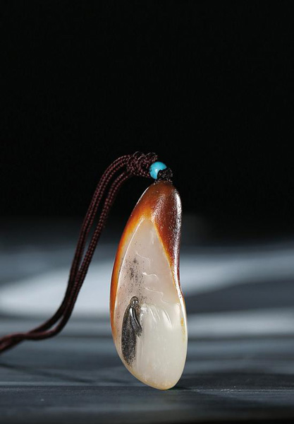 张克山 和田玉籽料问道挂件 　　5.0×1.8×1.2cm 16g