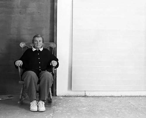 艺术家 Agnes Martin, 1992年 © Charles Rushton