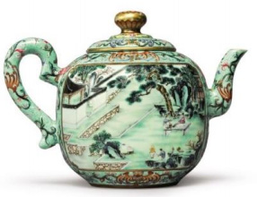 清乾隆粉彩描金松石绿地开光惠山煮泉观卷图御制诗茶壶