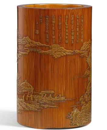 十七世纪 张希黄制竹雕留青山水楼阁图笔筒 　　《希黄》款 “希黄”印 　　高 10.6 公分
