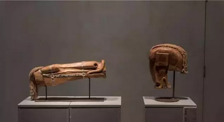 　　吴春明《汉马·首》62×17×34cm、31×19×48cm