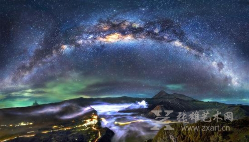 银河与火山的碰撞出的风景 美到窒息