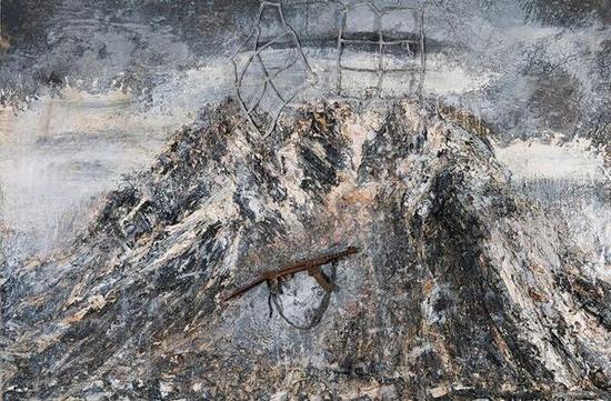 　《上帝、耶稣、真神》 油彩、乳化剂、丙烯、物品 280 x 380 cm 2011年