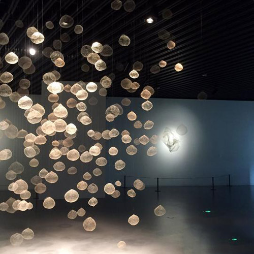  墨西哥著名当代雕塑家哈维尔·沃尔斯基的中国首展《Pneuma：气与灵》28日在上海刘海粟美术馆揭幕。　王笈　摄