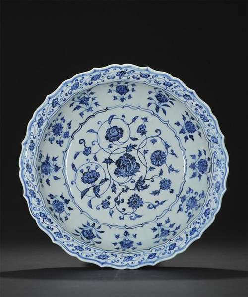 明永乐 青花四季花卉纹菱口盘 D：38cm