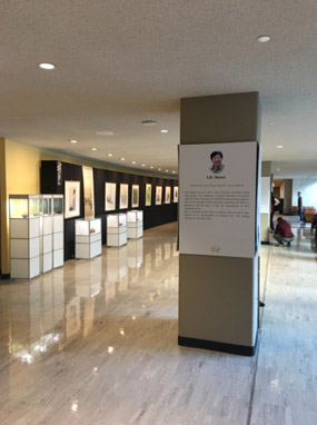 刘大为展出作品(侨报记者管黎明摄)