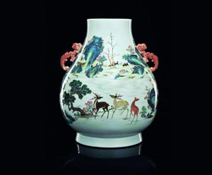 图2 清乾隆 粉彩百鹿图螭耳尊 中国嘉德秋拍拍品 估价：950万至1500万元