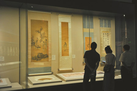    市民抓紧最后的时间参观乾隆特展。
