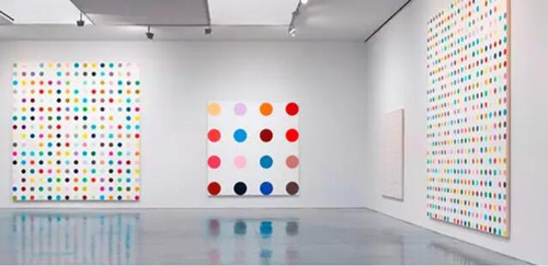 ▲达明安·赫斯特在卡塔尔办展