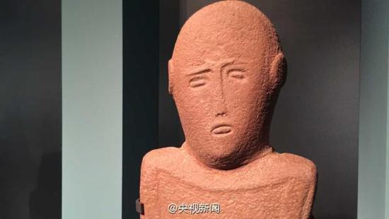 6000年前沙特人形石碑 堪称"表情包"
