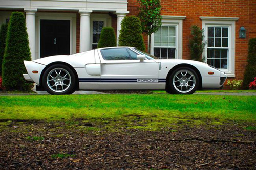 巴顿座驾2005款福特GT将拍卖 估价37万美元