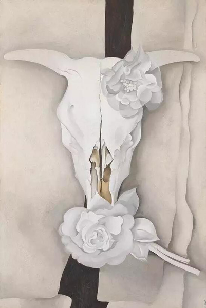  乔治亚·欧姬芙（Georgia O'Keeffe），《带布玫瑰的牛骷髅》（Cow's Skull with Calico Roses）, 1931