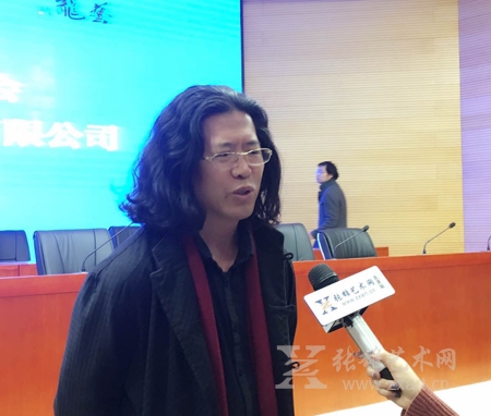   艺术家伯揆接受张雄艺术网北京站记者采访