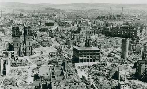   被摧毁的卡塞尔城，1947 版权归属卡塞尔市档案馆，0.004.111，蒂姆