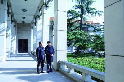 许钦松与邵大箴在中国美术馆