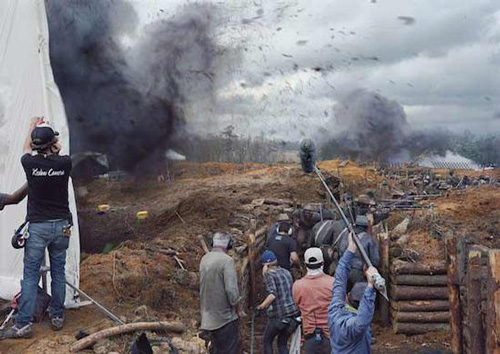     乐安梅用摄影记录了美国内战电影的拍摄现场