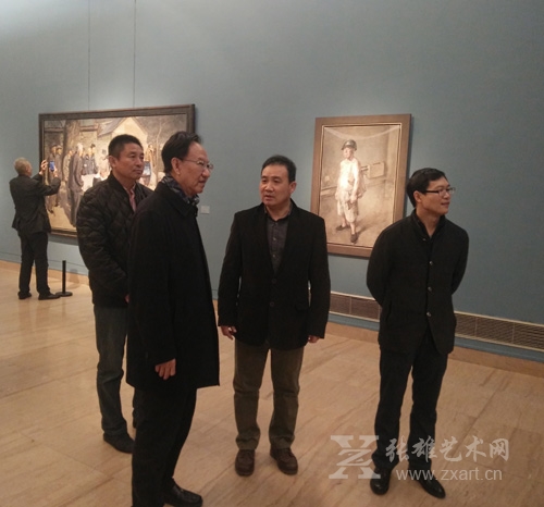 法国巴黎中国文化中心原主任殷福先生（左二），孙文刚先生（中间）、中国美术馆党委书记张士君先生（右）