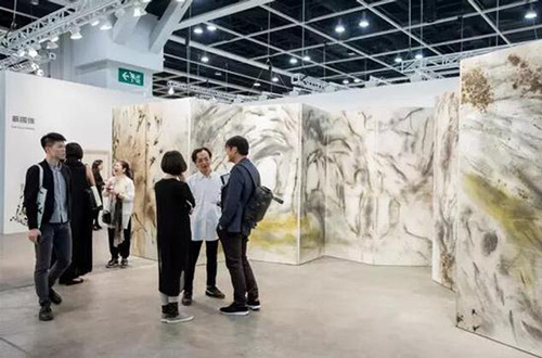    诚品画廊带来蔡国强作品《游走太鲁阁》，售价为 380 万美元? 图片：Art Basel