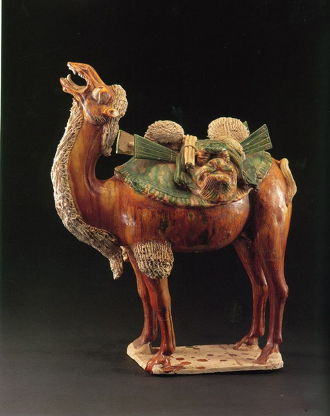 三彩釉陶载物骆驼