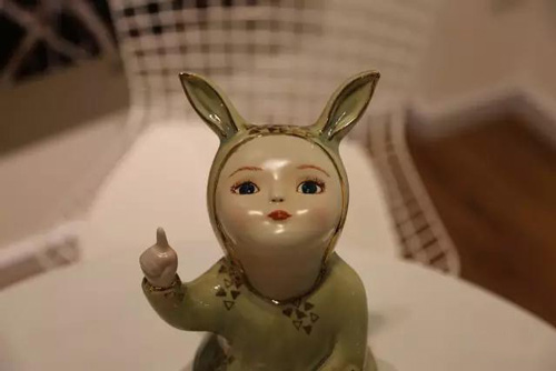  栗丹/陶瓷艺术/《仰望》之小娃娃