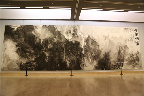     4月19日“闽壑烟岚”梁明大泼彩山水画展在中国美术馆开展