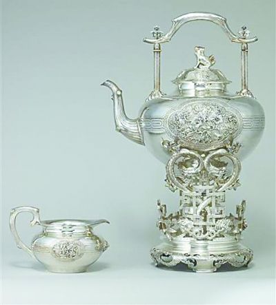 中国风茶壶与奶壶 19世纪中期 卢浮宫博物馆藏品