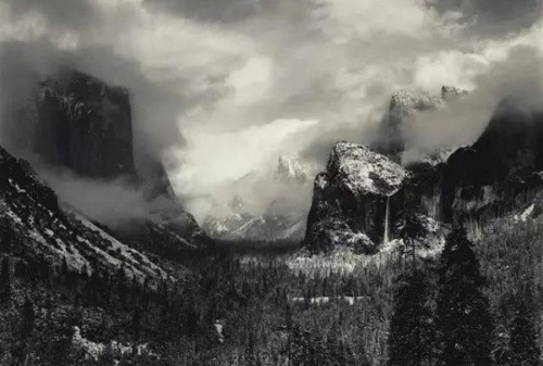 Ansel Adams (1902–1984)，Clearing Winter Storm, California, 1938 成交价格 559, 500 USD