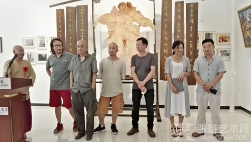 中国后代艺术馆开馆展：11岁女孩主持父母的婚礼