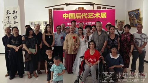 中国后代艺术馆开馆展：11岁女孩主持父母的婚礼