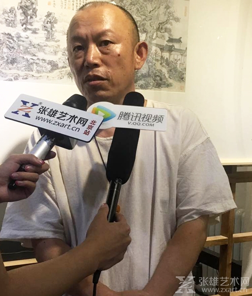 画家隋牟老师接受采访