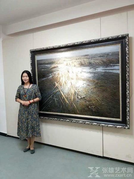 青年女画家周芯言油画《足迹》入围全国全军13届美展