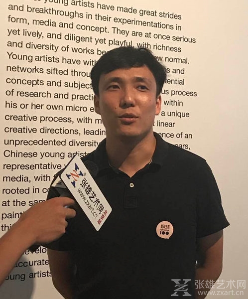 艺术家于海接受采访