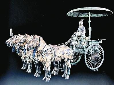 看看秦陵铜车马，这才是始皇帝出行的标配！
