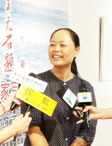 嘉宾蔡亚雄女士接受采访 