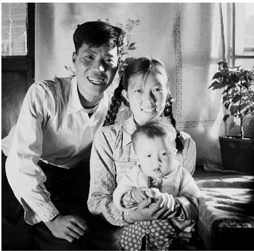张甸 自拍全家福 1958年