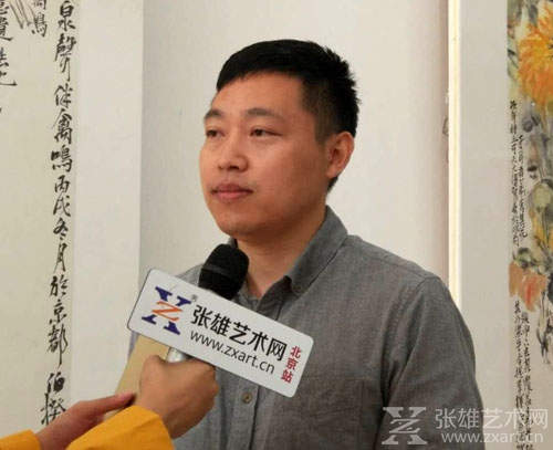 张雄艺术网北京站记者采访画家李松瑶
